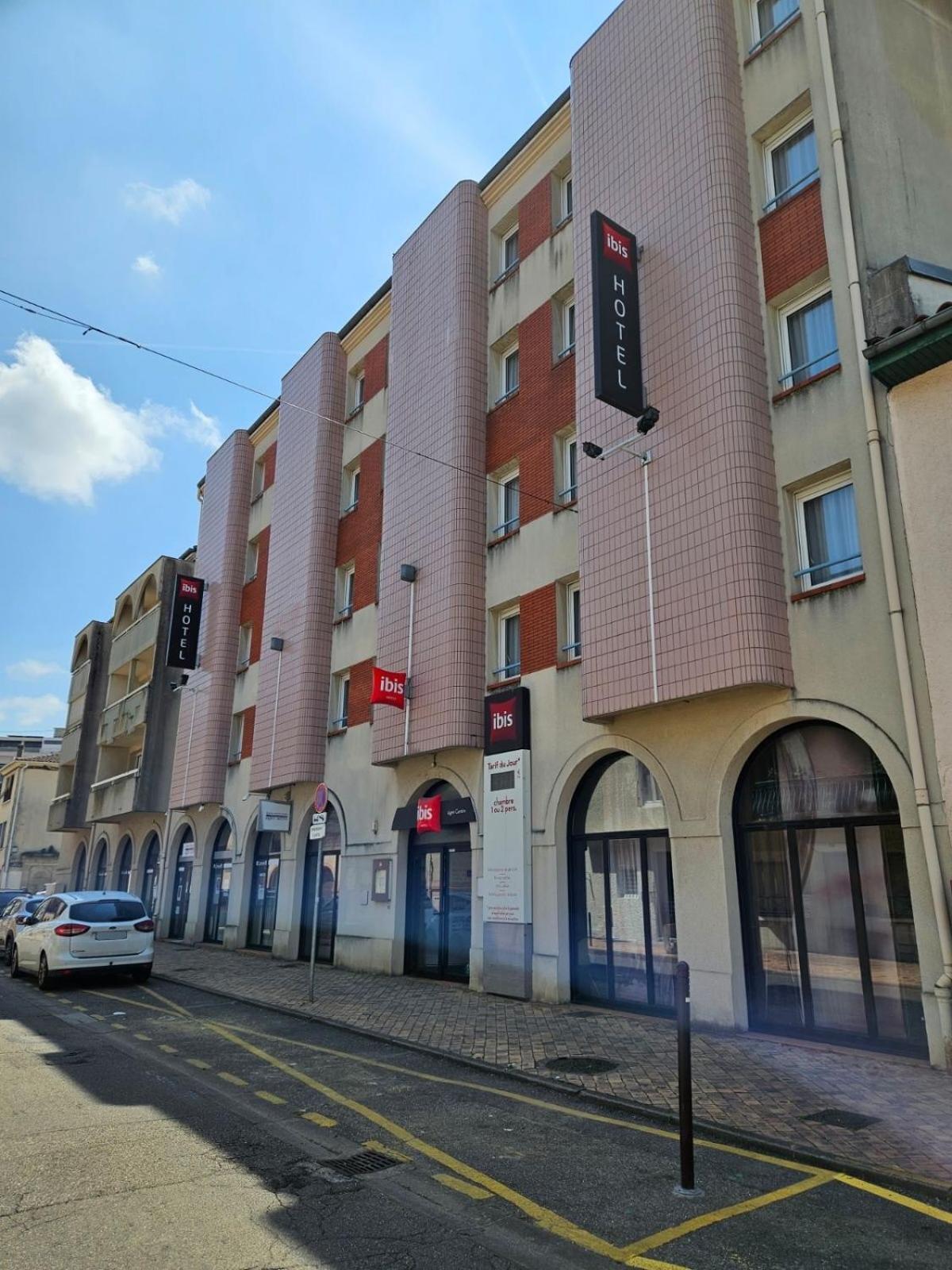 Hotel Ibis Agen Centre Gare Zewnętrze zdjęcie