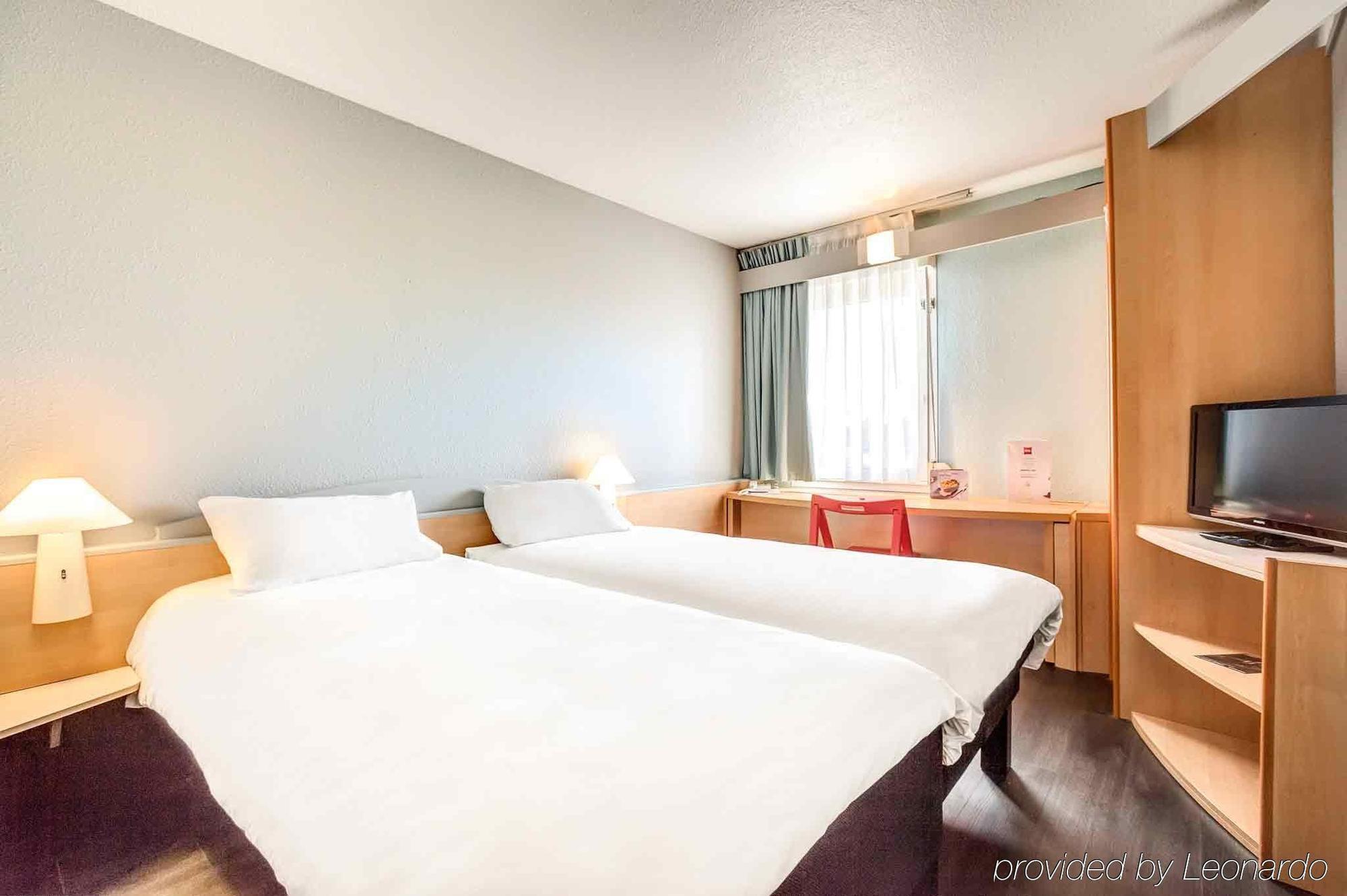 Hotel Ibis Agen Centre Gare Zewnętrze zdjęcie