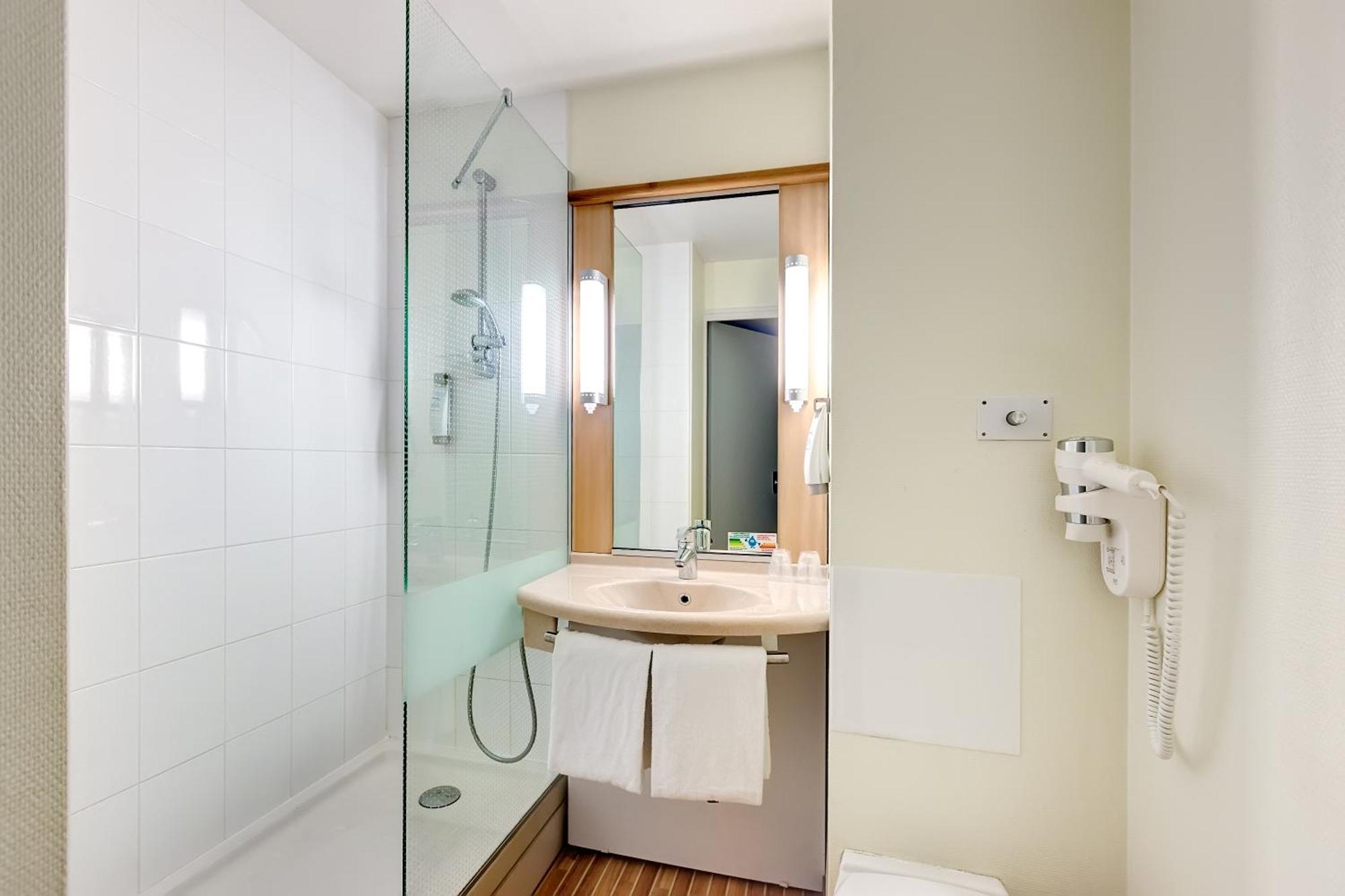 Hotel Ibis Agen Centre Gare Zewnętrze zdjęcie